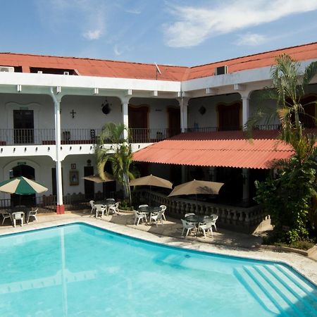 Hotel Posada De Don Jose Реталхулеу Екстериор снимка