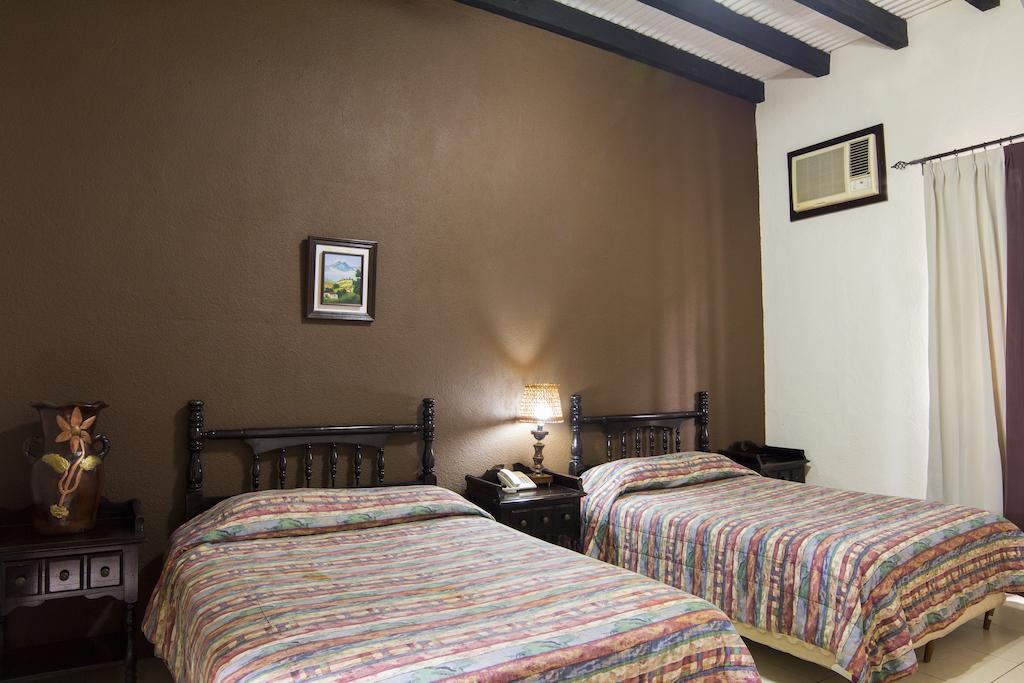 Hotel Posada De Don Jose Реталхулеу Стая снимка