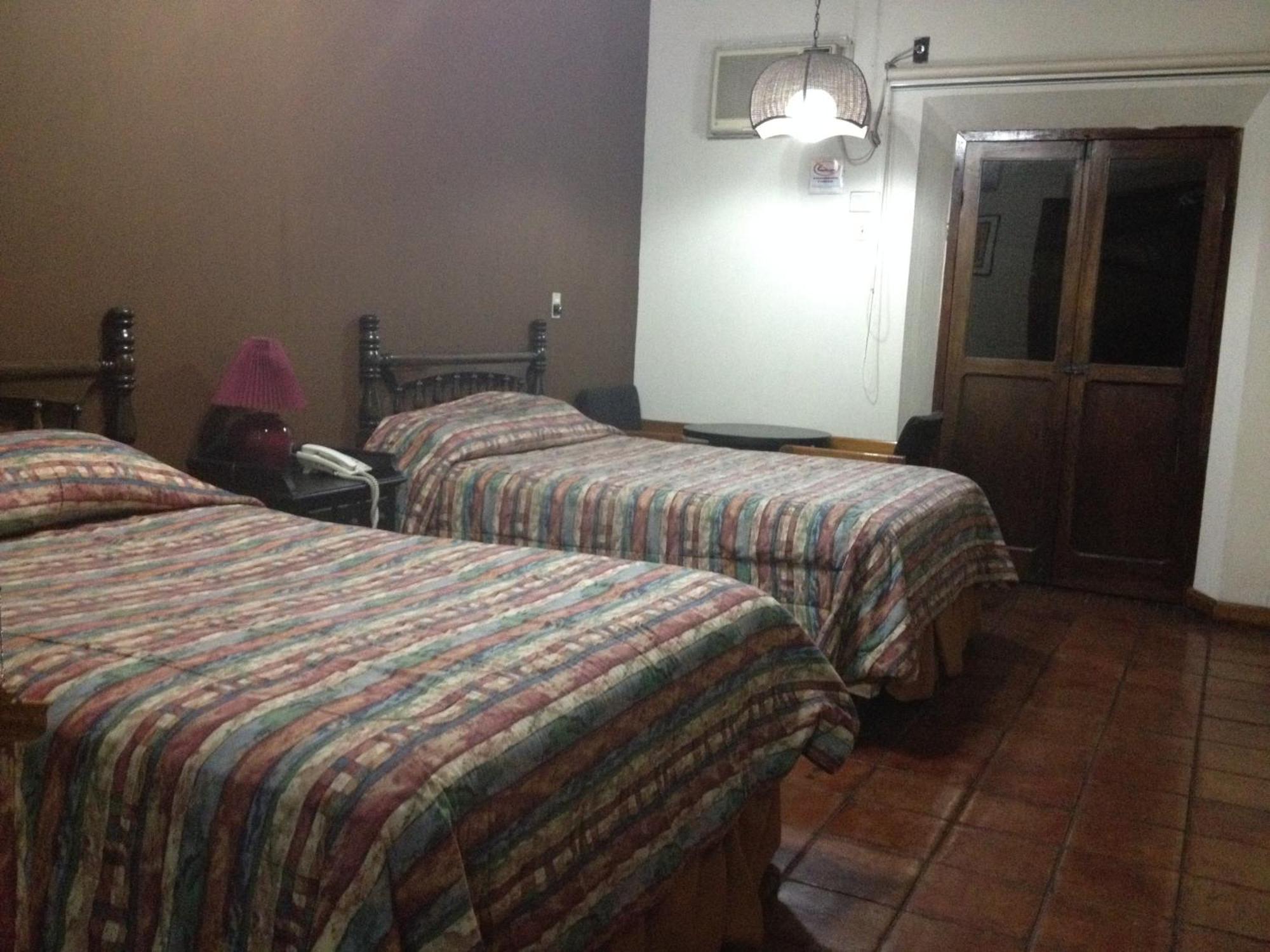 Hotel Posada De Don Jose Реталхулеу Стая снимка