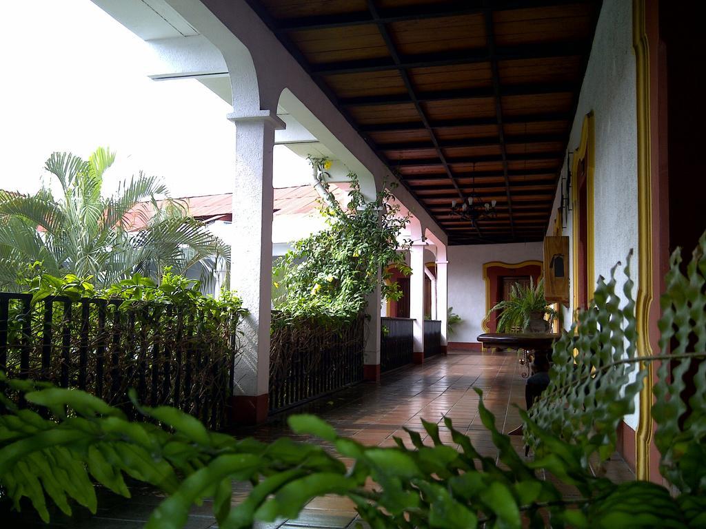Hotel Posada De Don Jose Реталхулеу Екстериор снимка